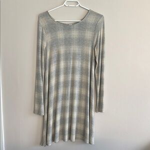 Grey Plaid Long Sleeve Swing Dress size small